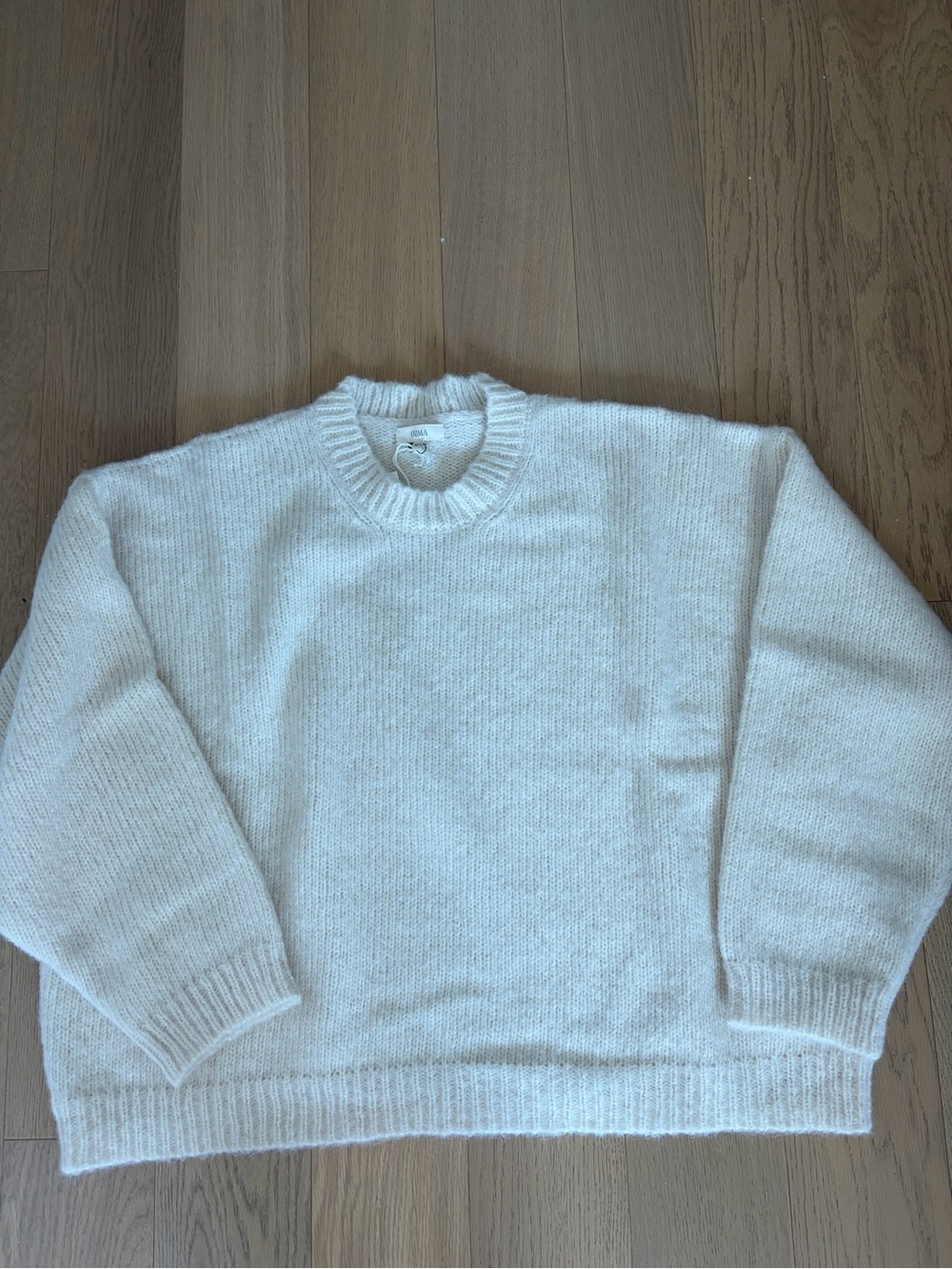 Ozma Chloe Crew - Picture 4 of 5